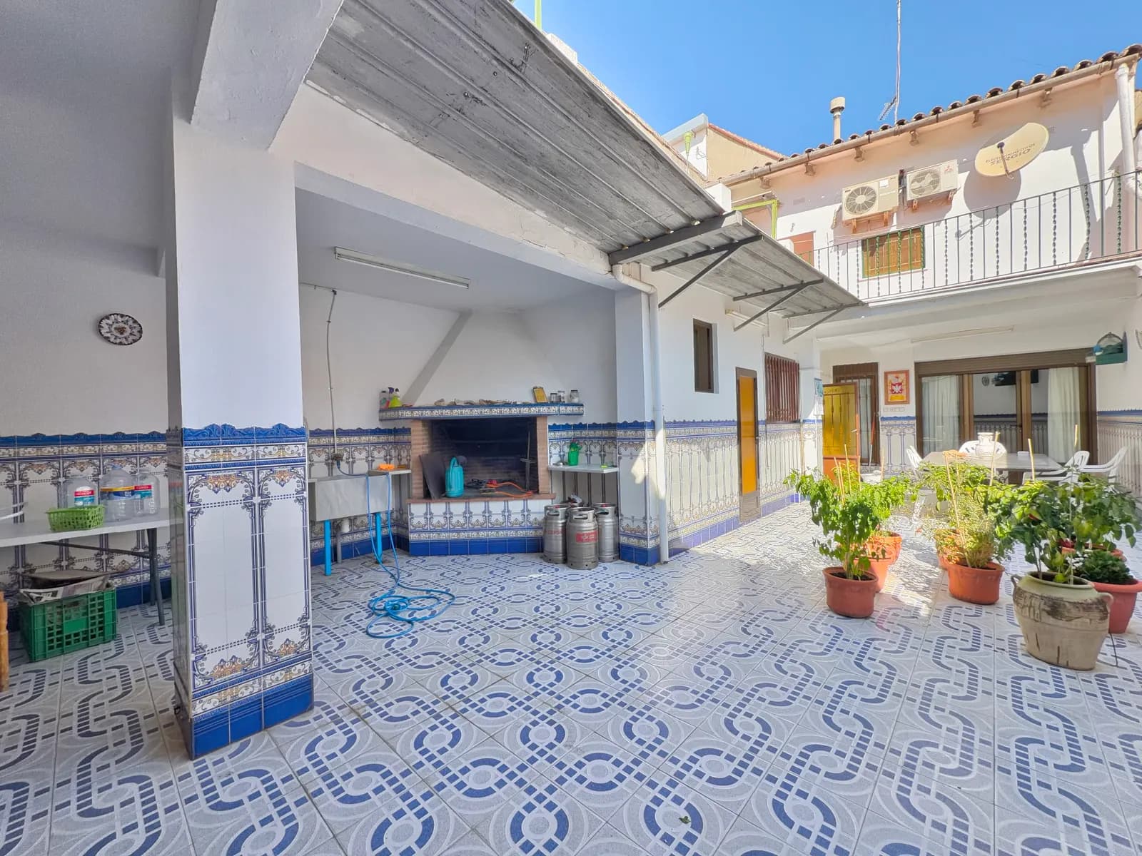 Chalet adosado en venta en el centro de Chiva